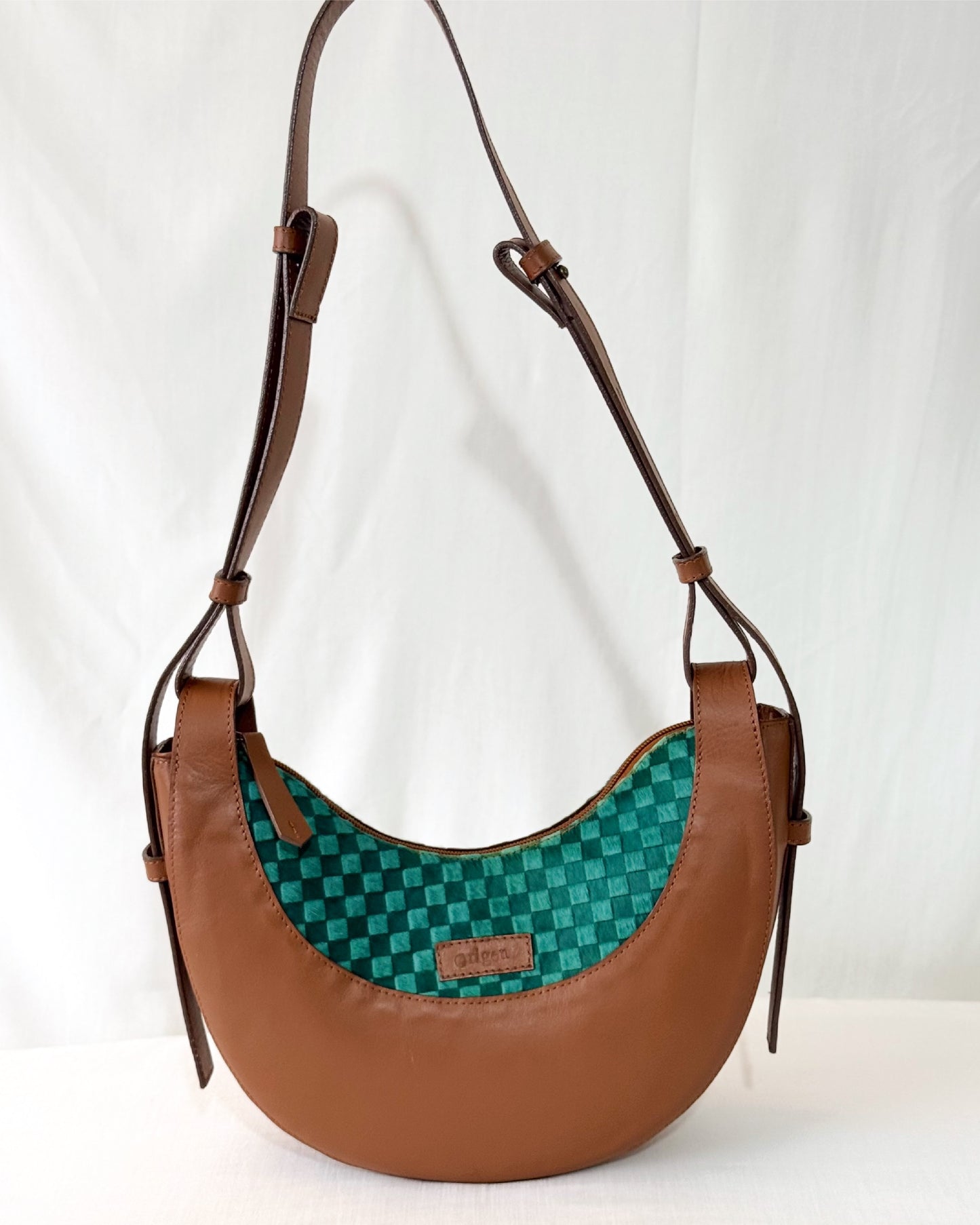 Half Moon Marea - Moca con verde esmeralda